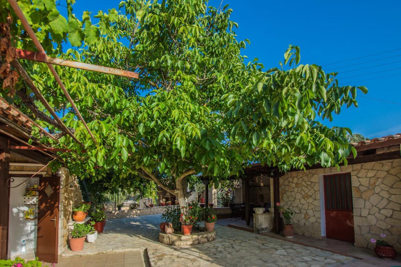 Porto Giardino Apartments Kypseli Екстериор снимка