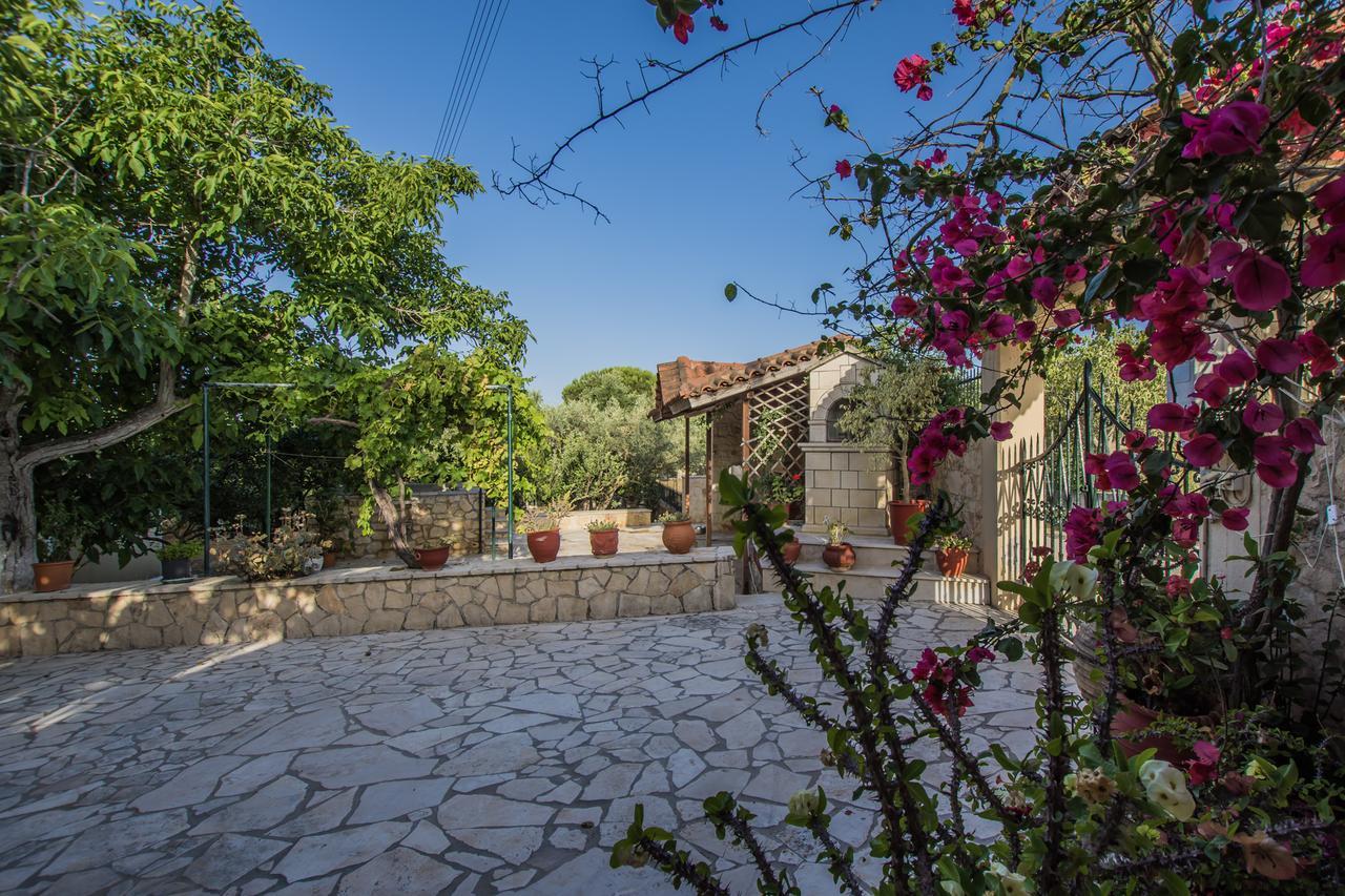 Porto Giardino Apartments Kypseli Екстериор снимка