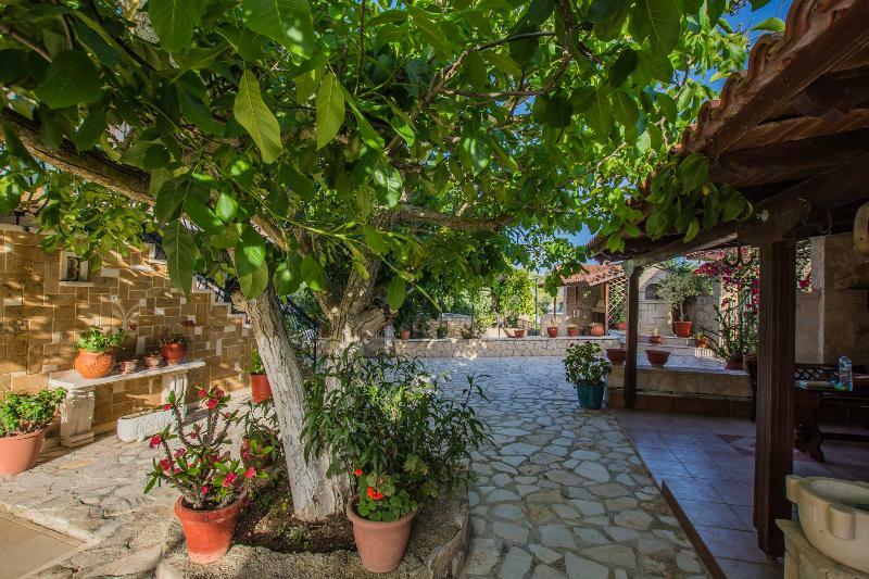 Porto Giardino Apartments Kypseli Екстериор снимка